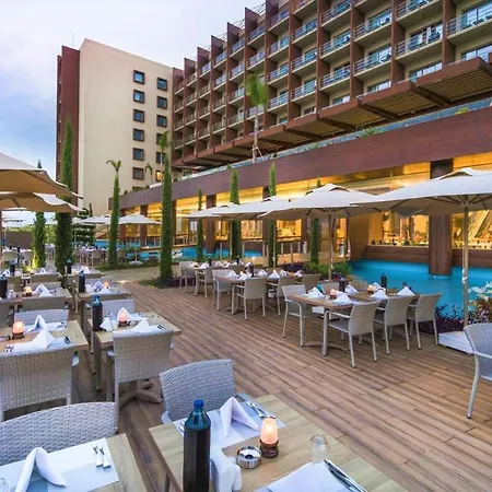 Hotel Concorde Luxury & Beach Club & Maldive Cabanas & Casino 5*