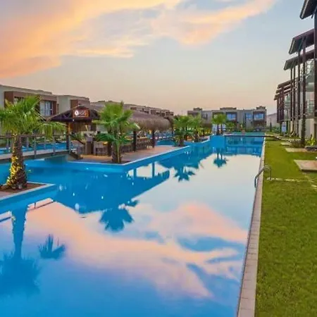 Concorde Luxury & Beach Club & Maldive Cabanas & Casino Hotel 5*