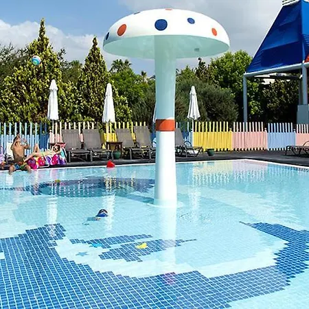 Ξενοδοχείο Concorde Luxury & Beach Club & Maldive Cabanas & Casino 5*
