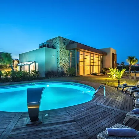 Concorde Luxury & Beach Club & Maldive Cabanas & Casino Hotel