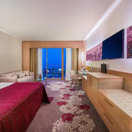 Concorde Luxury & Beach Club & Maldive Cabanas & Casino Hotel